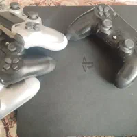 پلستیشن 4 به همراه 4 دسته