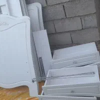 چند عدد تخت کودک‌ ونوجوان|تخت و صندلی بچه|مشهد, شهرک شهید باهنر|دیوار