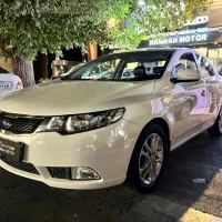 کیا سراتو ۱۳۹۷ آپشنال ۱۴۰تا کار سفید