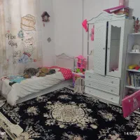 سری تخت و کمد دخترانه کاملا سالم وبدون عیب وایراد