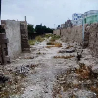 زمین. ۳۴۰ متری چهار دیواری آب برق گاز زیر قیمت