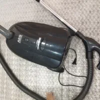 جاروبرقی AEG