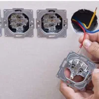 رفع خرابی برق و نصب آیفون و شیرآلات و رادیاتور