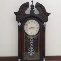 ساعت دیواری در حد