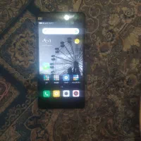 یک عدد پاور بانک 10000با یه گوشیه شیامی