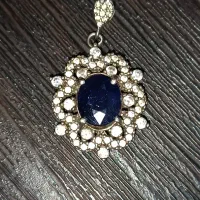 گردنبند یاقوت کبود و انگشتر توپاز