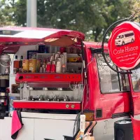 کافه ون تویوتا هایس