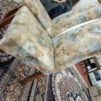 دو عدد صندلی|صندلی و نیمکت|وحیدیه, |دیوار