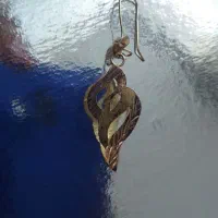 یک لنگه گوشواره گم شده،