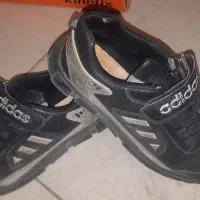 کفش ورزشی وفوتبال