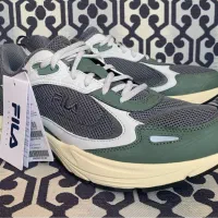 کتونی اورجینال فیلا FILA کاملاً نو سایز ۴۲.۵