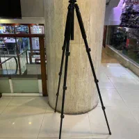 دوربین کانن d70 در حد آک با لنز 50به همراه سه پایه|دوربین عکاسی و فیلم‌برداری|شیراز, قدوسی شرقی|دیوار