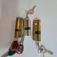 ۳ عدد مغزی قفل هرکدام با ۲ کلید