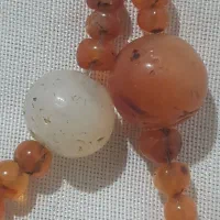 اویز گردن عقیق|کلکسیون اشیاء عتیقه|فرمهین, |دیوار