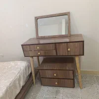 ست تخت دو نفره با میز آرایش با صندلی و گل میز|تخت و سرویس خواب|اهواز, کوی باهنر|دیوار