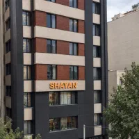 اجاره واحد تجاری / بر خیابان برق / ۱۸۰ متر