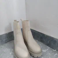 کفش-بوت|کیف، کفش، کمربند|گمیشان, |دیوار