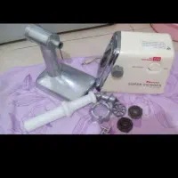 چرخ گوشت وفرش زرشکی