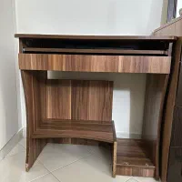 میز مطالعه یا کامپیوتر