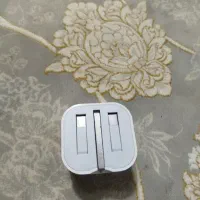 آداپتور ایفون ترو تمیز و مناسب