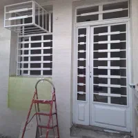رنگ آمیزی درب ، پنجره ،ساختمان