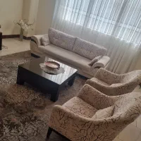 سرویس مبلمان همراه جلومبلی در حد نو|مبلمان خانگی و میز عسلی|تهران, شهرک آزادی|دیوار