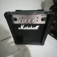 امپلی فایر مارشال و گیتار برفی فندر