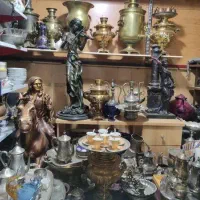 فروشنده و خریدار ظرف وظروف کریستال وغیره