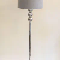 آباژور ایستاده کنارسالنی مدرن اسپرت با شیدمخملی|چراغ خواب و آباژور|تبریز, |دیوار