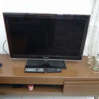 تلوزیون و میز تلویزیون