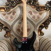 گیتار الکتریک|گیتار، بیس، امپلیفایر|ارومیه, |دیوار