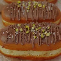 کروسان و پیراشکی داغ و خوشمزه فقط ۳۵ تومن