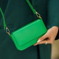 فروش انواع کیف دوشی وکوله با قیمت های استثنایی