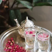 گلاب و عرقیات گیاهی(بهترین قیمت برای پخش و عطاری)