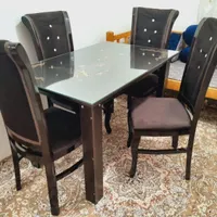 دو دست میز ناهار خوری چهار نفره تمیز و سالم