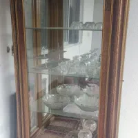 ویترین چوبی بزرگ کلاسیک با قاب منبت|بوفه، ویترین، کنسول|رشت, دروازه لاکان|دیوار