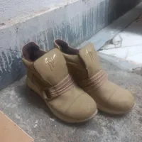 کفش زنانه و دخترانه