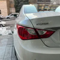 سوناتا YF 2011