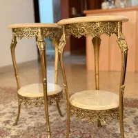 میز برنجی با سنگ گرانیت
