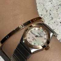 ساعت امگا زنانه صفحه صدفی