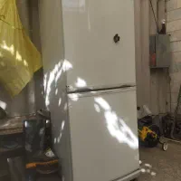 یک عدد یخچال کارکرده