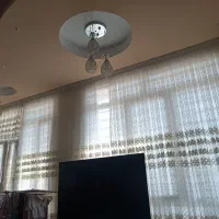 پرده حریر ب همراه دو یلان قهوه ای و کرم