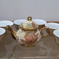 قوری همراه با ۶ پیاله چای خوری