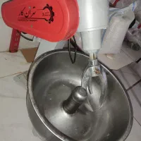 خمیرگیر ۱۰ کیلویی و فر ساندویچ کم کارکرد