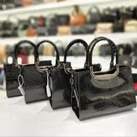 کیف دوشی و مجلسی|کیف، کفش، کمربند|قم, نیروگاه|دیوار