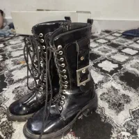 چکمه زمستانی سایز 34  قیمت هم 600 هزار تومان هست