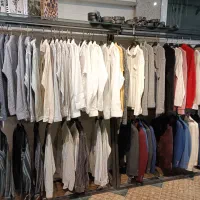 واگذاری کلیه اجناس فروشگاه پوشاک خارجی و ایرانی