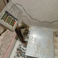 ترازو۳۰۰ سالم درجه یک و یک عدد اسپیکر میکرفن دار