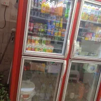 یخچال سوپر مارکتی تمیز