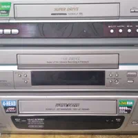 سه دستگاه ویدیو پاناسونیک سلامت با کنترل فروشی.